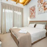 Aeolian Suites With View - I